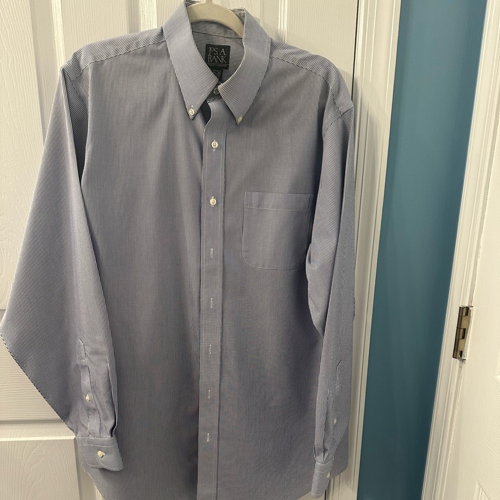 Men’s tailored dress shirt